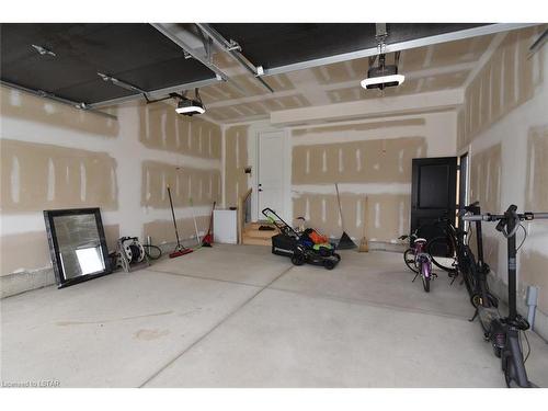 2076 Tokala Trail, London, ON - Indoor Photo Showing Garage