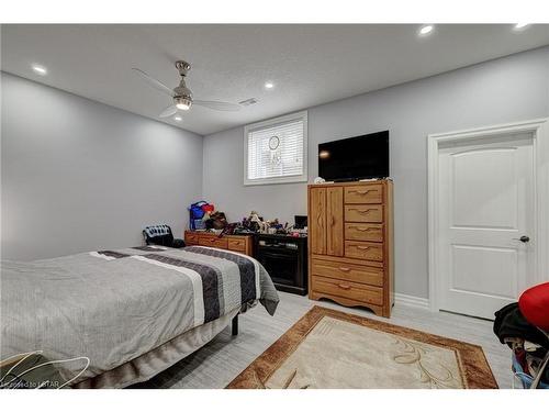 22345 Allen Road, Mount Brydges, ON - Indoor Photo Showing Bedroom