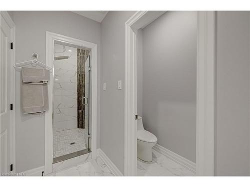22345 Allen Road, Mount Brydges, ON - Indoor Photo Showing Bathroom