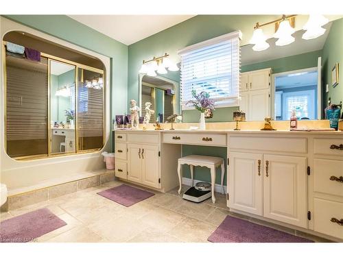 3608 Concession Drive, Glencoe, ON - Indoor Photo Showing Bathroom