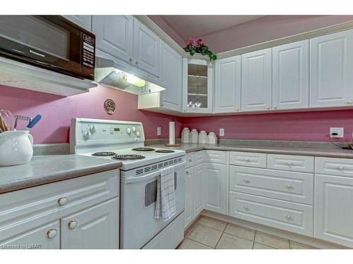 17-1337 Commissioners Road W, London, ON - Indoor Photo Showing Kitchen