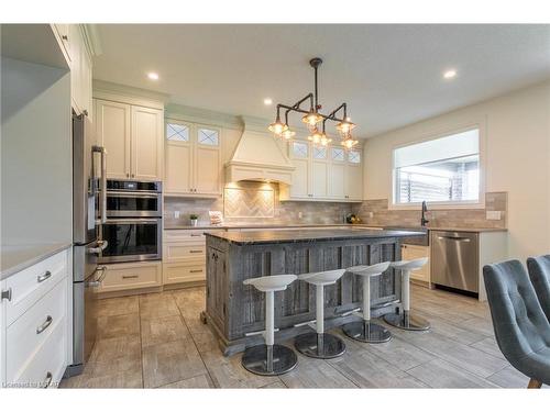 1165 Cranbrook Road, London, ON - Indoor Photo Showing Kitchen With Upgraded Kitchen