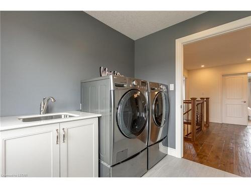 1165 Cranbrook Road, London, ON - Indoor Photo Showing Laundry Room