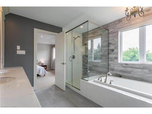 1165 Cranbrook Road, London, ON - Indoor Photo Showing Bathroom