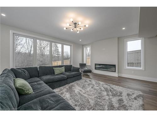 597 Creekview Chase, London, ON - Indoor Photo Showing Living Room With Fireplace
