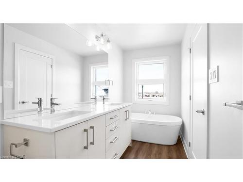 36 Lucas Road, St. Thomas, ON - Indoor Photo Showing Bathroom