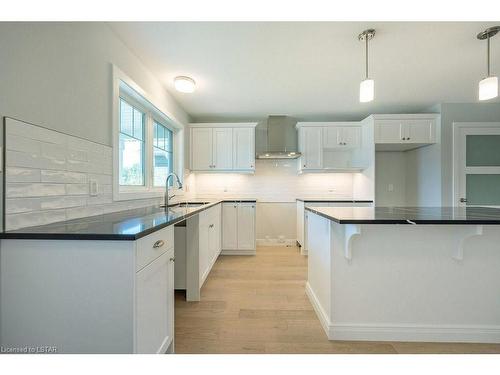 8 Feathers Crossing, St. Thomas, ON - Indoor Photo Showing Kitchen With Upgraded Kitchen
