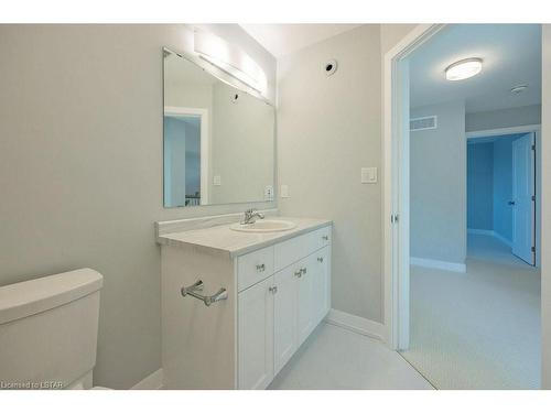 8 Feathers Crossing, St. Thomas, ON - Indoor Photo Showing Bathroom