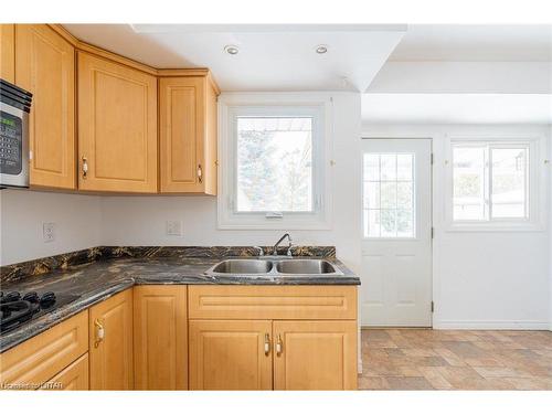 415 Hudson Drive, London, ON - Indoor Photo Showing Kitchen With Double Sink