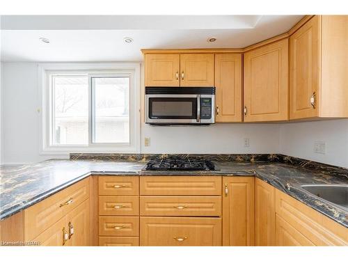 415 Hudson Drive, London, ON - Indoor Photo Showing Kitchen