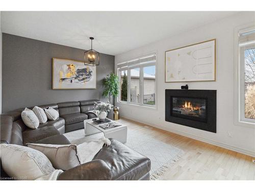 1447 Kirkpatrick Way, London, ON - Indoor Photo Showing Living Room With Fireplace
