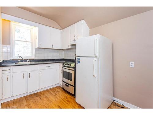 570 Rosedale Street, London, ON - Indoor Photo Showing Kitchen