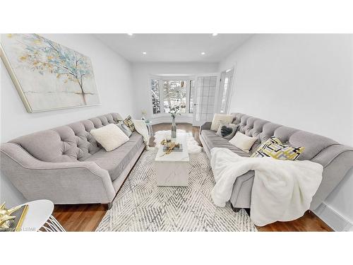 6 Grasmere Crescent, London, ON - Indoor Photo Showing Living Room