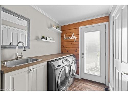 13073 Twelve Mile Road, Ilderton, ON - Indoor Photo Showing Laundry Room