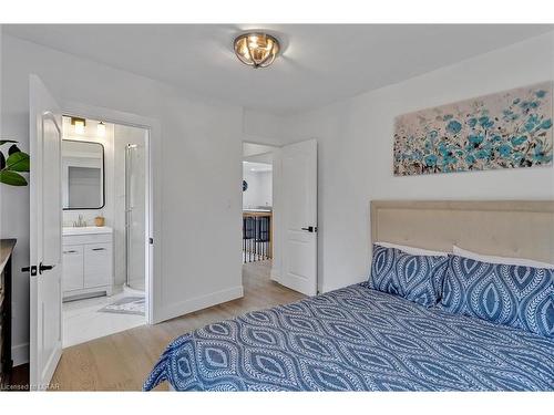 21 Oriole Road, Fenelon Falls, ON - Indoor Photo Showing Bedroom