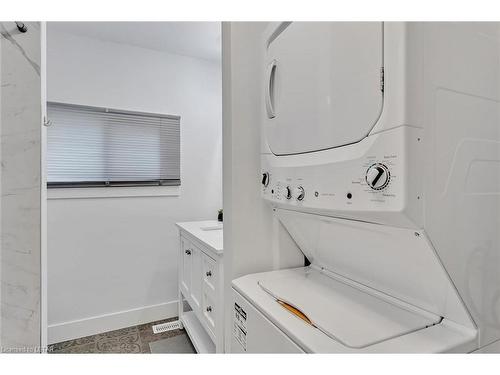 21 Oriole Road, Fenelon Falls, ON - Indoor Photo Showing Laundry Room