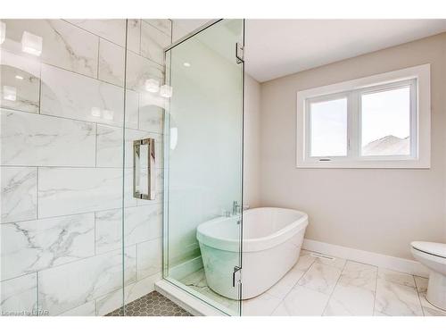 92 Aspen Circle, Thorndale, ON - Indoor Photo Showing Bathroom