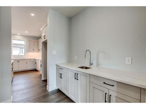 92 Aspen Circle, Thorndale, ON - Indoor Photo Showing Kitchen