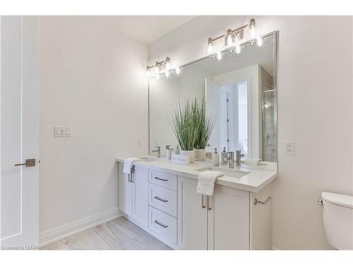 8-85 Forest Street, Aylmer, ON - Indoor Photo Showing Bathroom