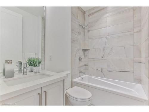 8-85 Forest Street, Aylmer, ON - Indoor Photo Showing Bathroom