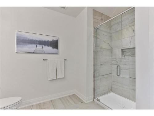 9-85 Forest Street, Aylmer, ON - Indoor Photo Showing Bathroom