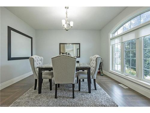 136 Woodholme Close, London, ON - Indoor Photo Showing Dining Room