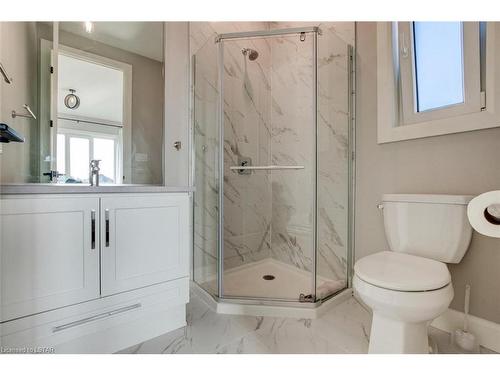 7160 Silver Creek Circle, London, ON - Indoor Photo Showing Bathroom