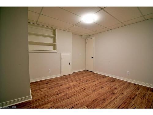105 Dufferin Street, Belmont, ON - Indoor Photo Showing Other Room