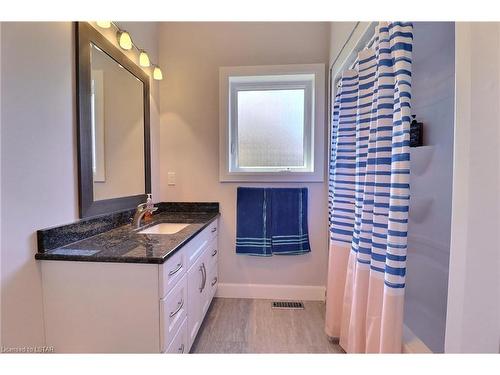 6656 Richmond Road, Aylmer, ON - Indoor Photo Showing Bathroom