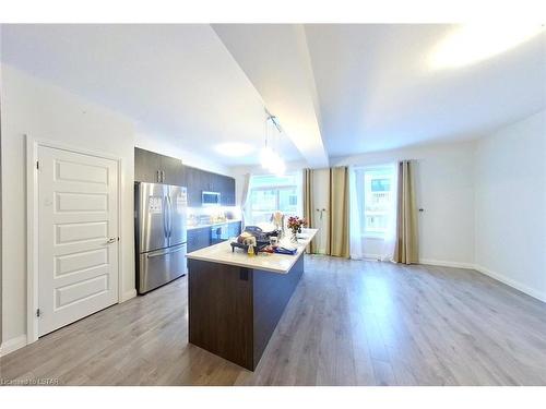 42-1820 Canvas Way, London, ON - Indoor Photo Showing Other Room