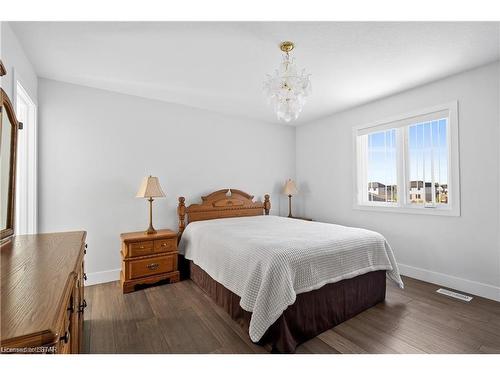 84 Thames Springs Crescent, Thamesford, ON - Indoor Photo Showing Bedroom