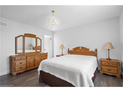 84 Thames Springs Crescent, Thamesford, ON - Indoor Photo Showing Bedroom