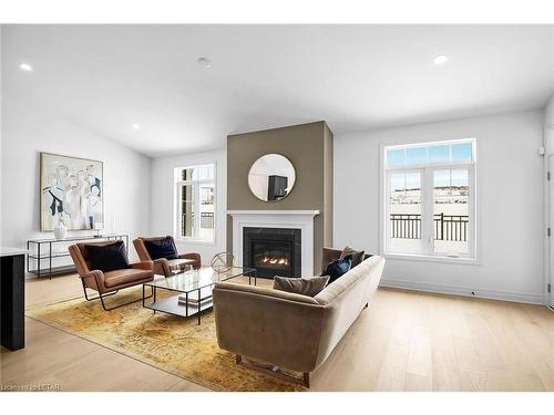 15-1080 Upperpoint Avenue, London, ON - Indoor Photo Showing Living Room With Fireplace
