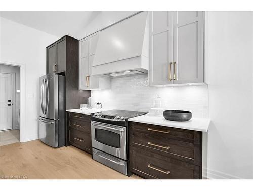 15-1080 Upperpoint Avenue, London, ON - Indoor Photo Showing Kitchen With Upgraded Kitchen