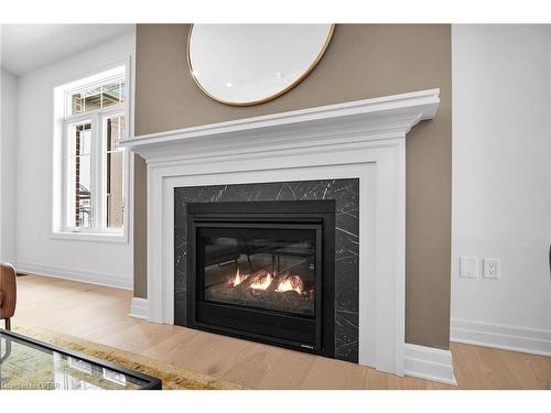 15-1080 Upperpoint Avenue, London, ON - Indoor Photo Showing Living Room With Fireplace