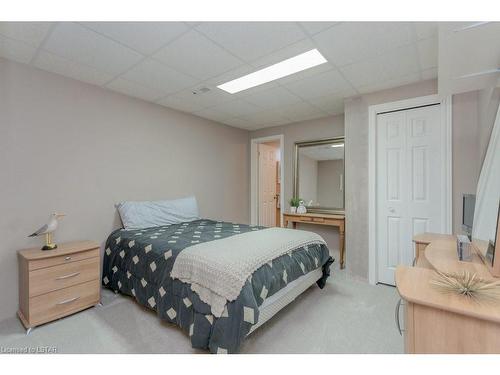 852 Richmond Street, Dorchester, ON - Indoor Photo Showing Bedroom