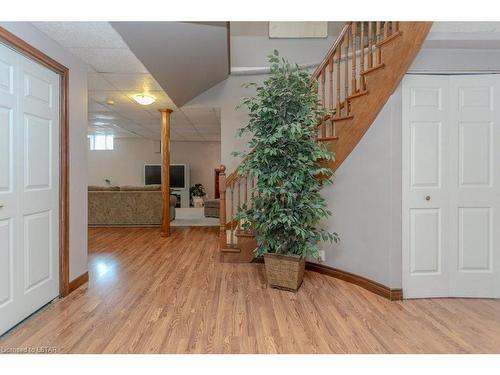 852 Richmond Street, Dorchester, ON - Indoor Photo Showing Other Room