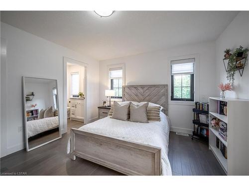 15257 Twelve Mile Road, Middlesex County, ON - Indoor Photo Showing Bedroom