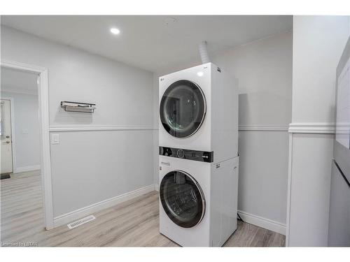 A-103 Churchill Street, Chatham, ON - Indoor Photo Showing Laundry Room