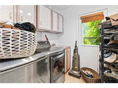 66 Nanette Drive, London, ON - Indoor Photo Showing Laundry Room
