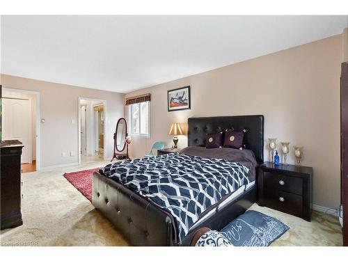 66 Nanette Drive, London, ON - Indoor Photo Showing Bedroom
