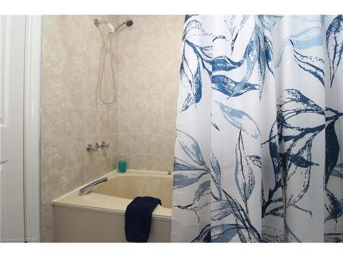 10322 Grand Oaks Drive, Grand Bend, ON - Indoor Photo Showing Bathroom