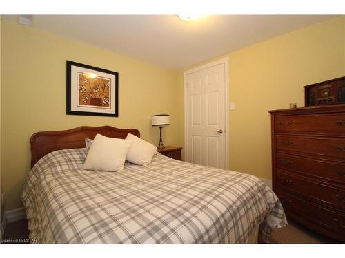 10322 Grand Oaks Drive, Grand Bend, ON - Indoor Photo Showing Bedroom