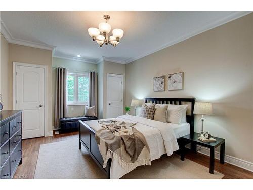 37 Oliver Crescent, Thamesford, ON - Indoor Photo Showing Bedroom