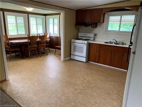 30833 Fingal Line, Wallacetown, ON - Indoor Photo Showing Kitchen With Double Sink