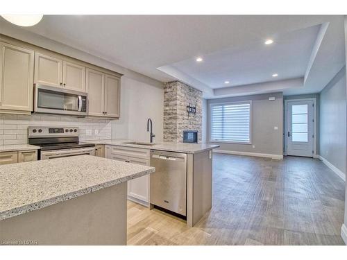 30 Evening Dr Drive, Chatham-Kent, ON - Indoor Photo Showing Kitchen