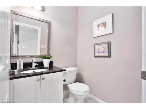86 Cheltenham Road, London, ON - Indoor Photo Showing Bathroom