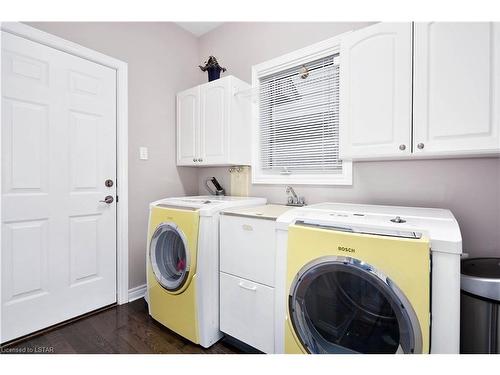 86 Cheltenham Road, London, ON - Indoor Photo Showing Laundry Room