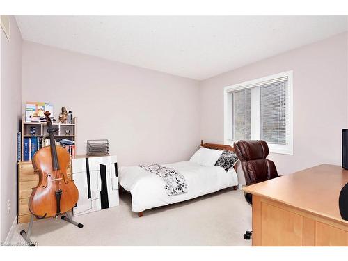 86 Cheltenham Road, London, ON - Indoor Photo Showing Bedroom