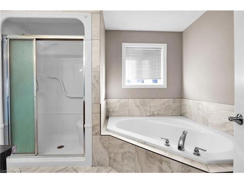 2892 Biddulph Street, London, ON - Indoor Photo Showing Bathroom